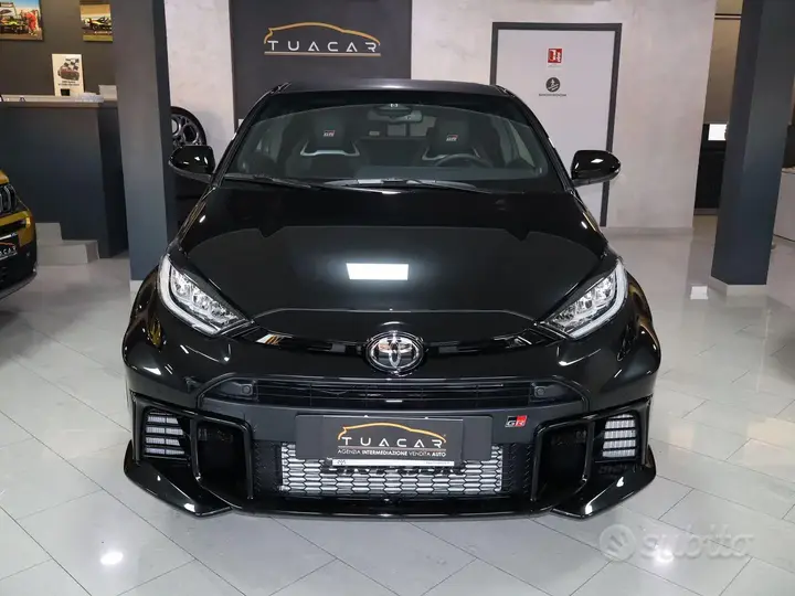 Toyota Yaris 2024 photo 2