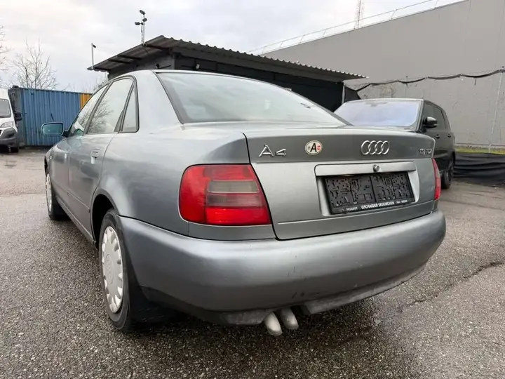 Audi A4 1997 photo 3