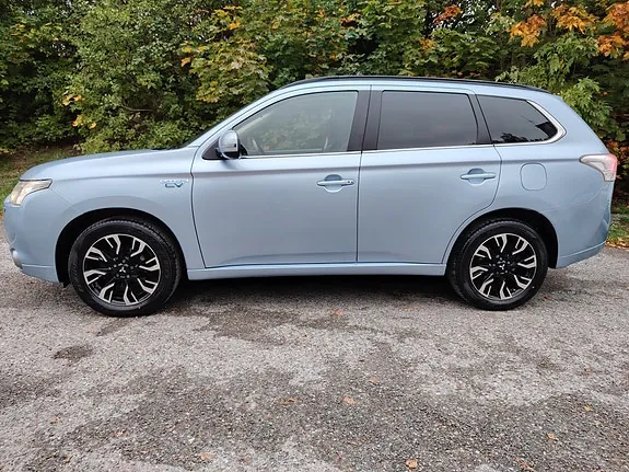 Mitsubishi Outlander 2015 photo 4