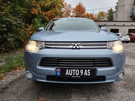 Mitsubishi Outlander 2015 photo 2