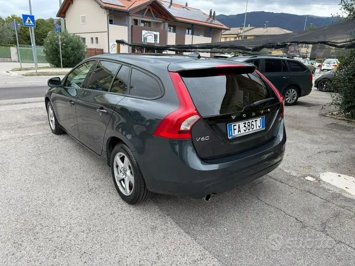 Volvo V60 2015 photo 5