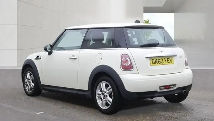 Mini Hatch 2013 photo 4