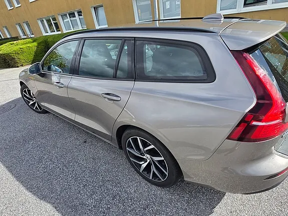 Volvo V60 2020 photo 3