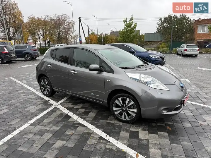 Nissan Leaf 2015 photo 4