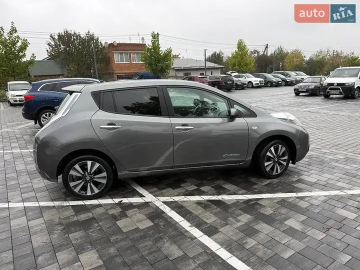 Nissan Leaf 2015 photo 3