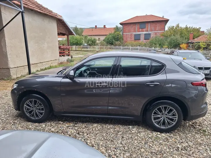 Alfa Romeo Stelvio 2019 photo 2