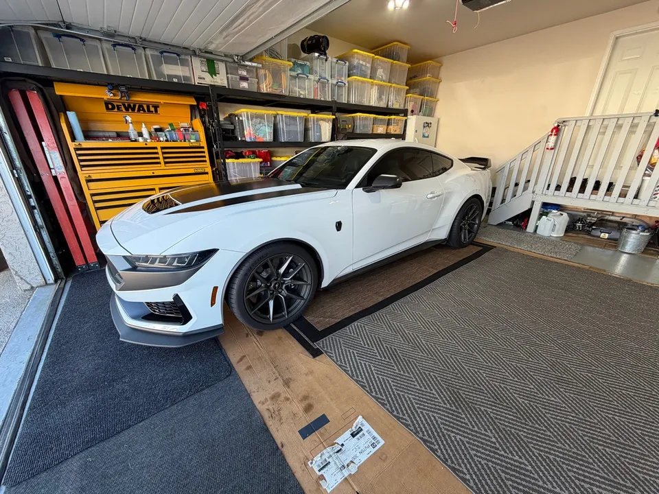 Ford Mustang 2025 photo 2