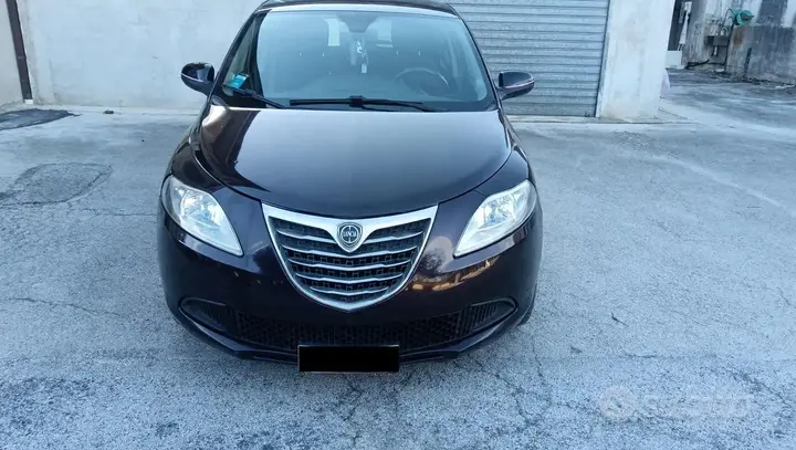 Lancia Ypsilon 2014 photo 2