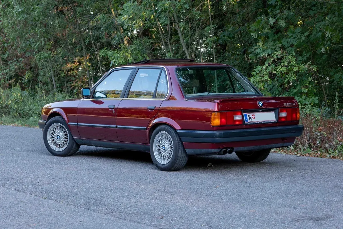 BMW 3 Series 1989 photo 3