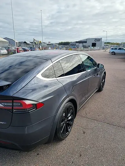 Tesla Model X 2017 photo 3