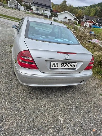 Mercedes-Benz E-Class 2003 photo 3