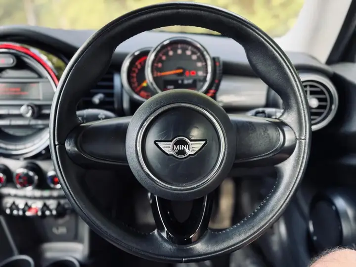 Mini One 2014 photo 3