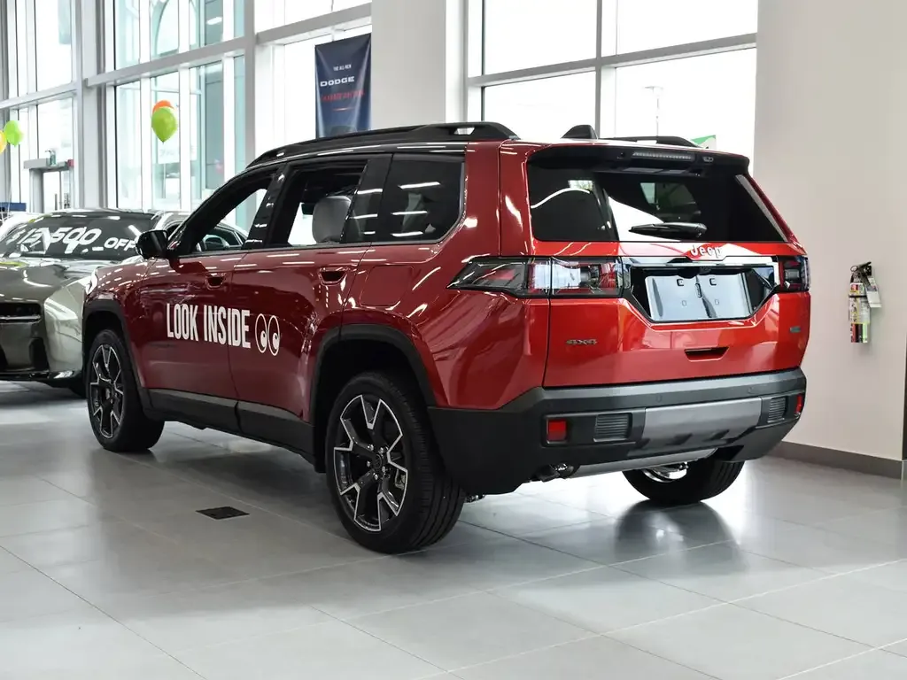 Jeep Cherokee 2026 photo 4