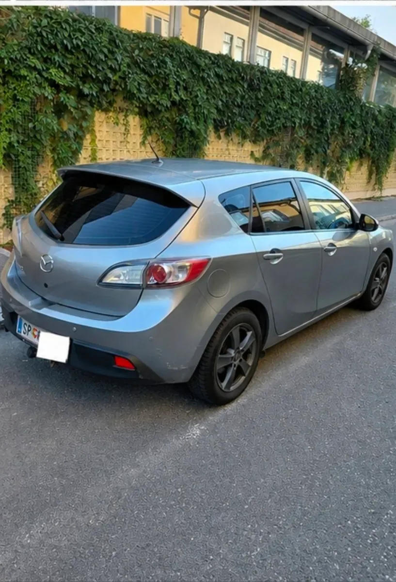 Mazda Mazda3 2010 photo 2