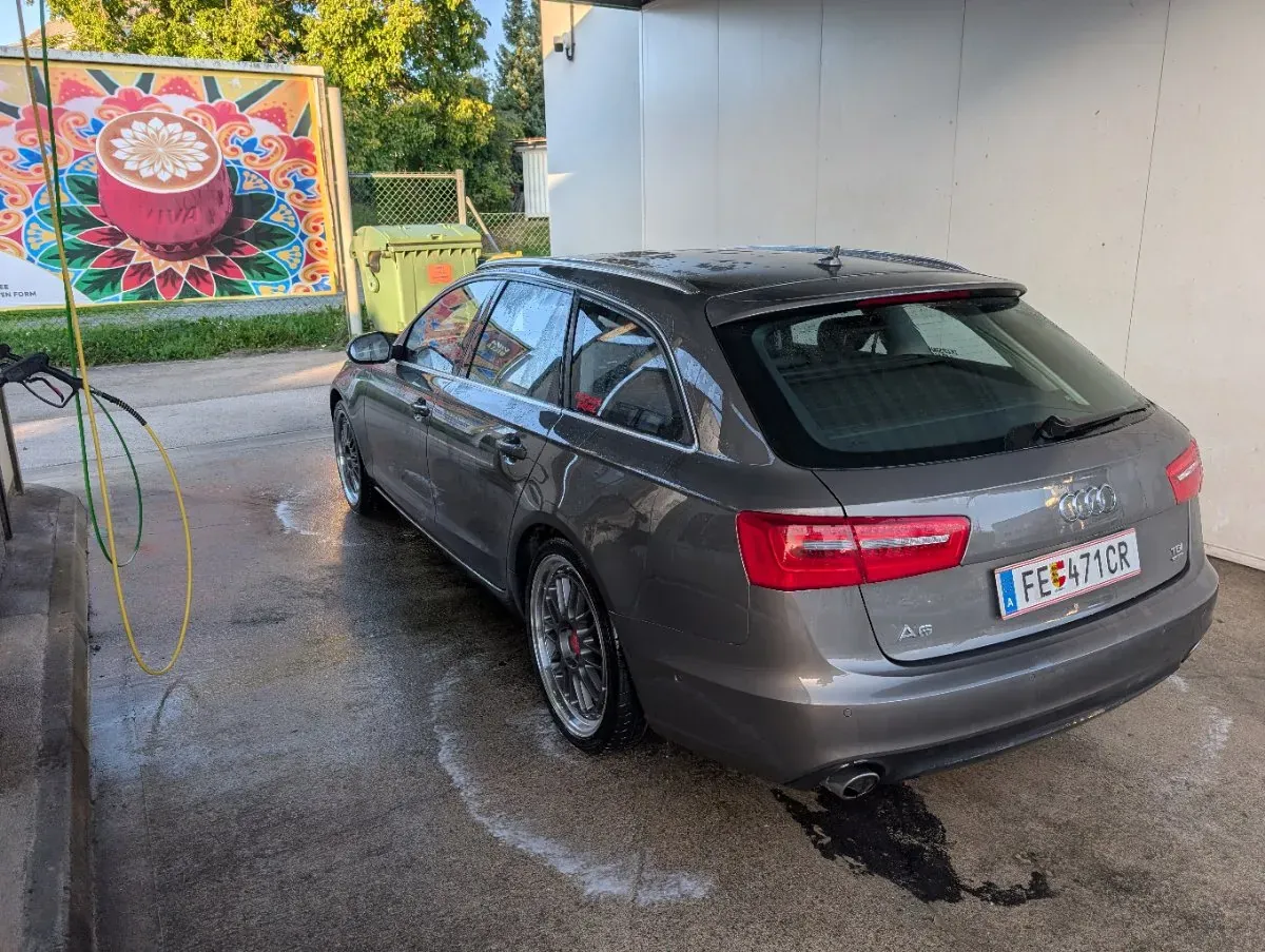 Audi A6 2012 photo 2