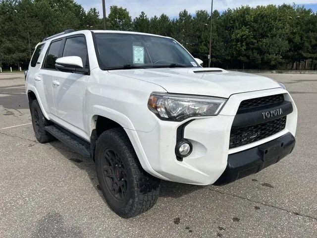 Toyota 4Runner 2017 photo 3