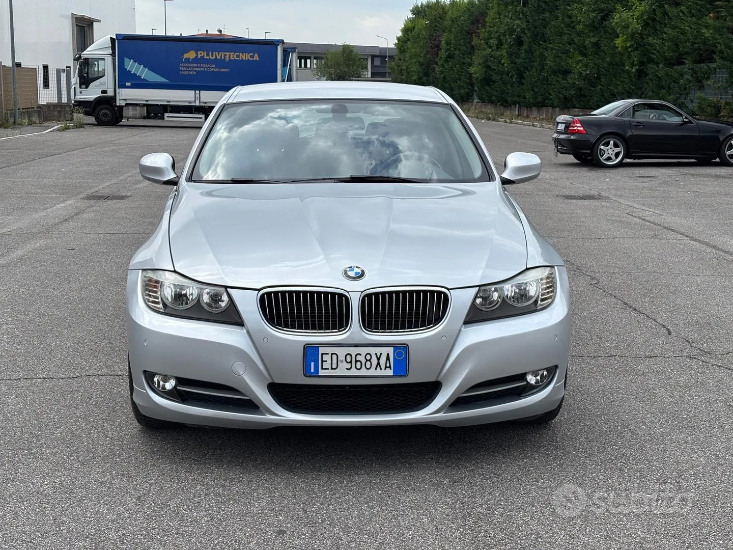 BMW 325I 2010 photo 3