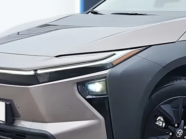 Toyota Bz4X photo 3