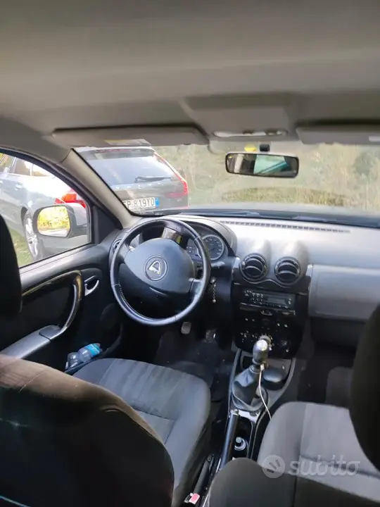 Dacia Duster 2010 photo 3