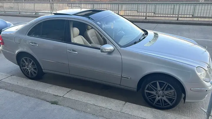 Mercedes-Benz E-Class 2003 photo 3