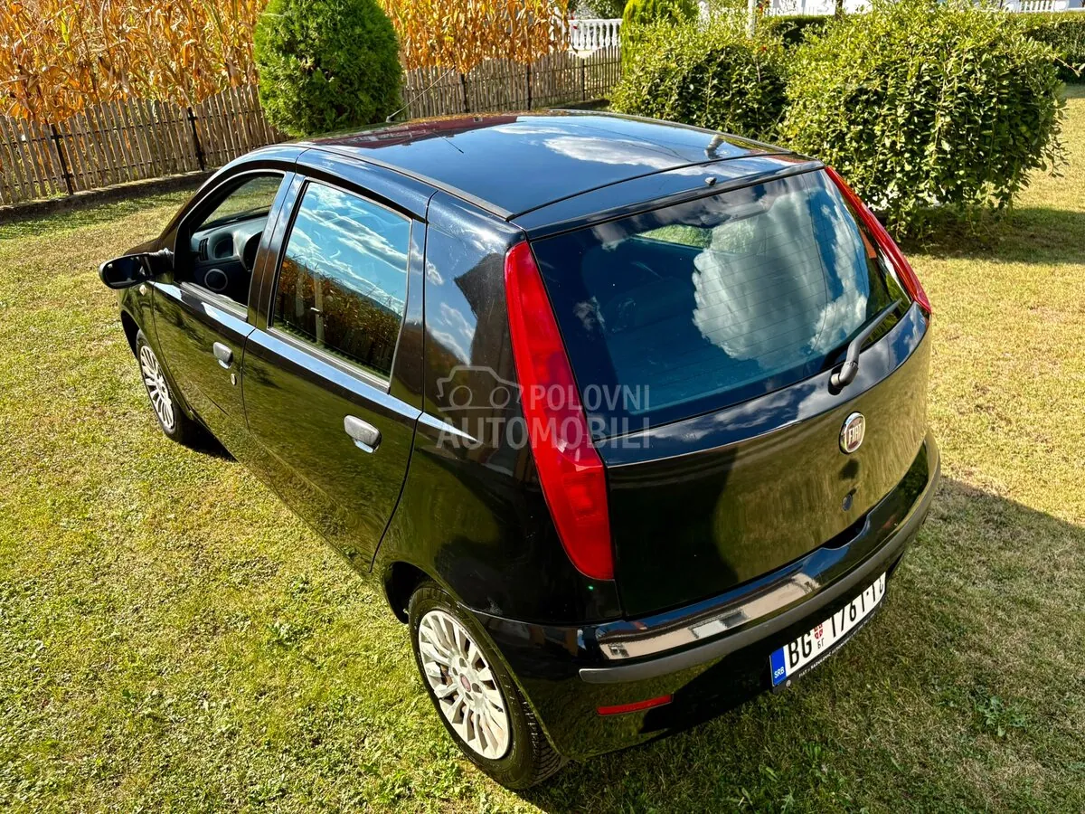 Fiat Punto 2011 photo 3