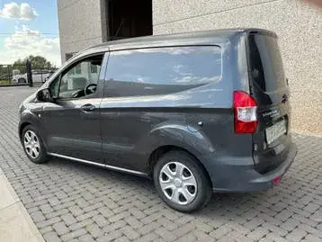 Ford Transit Courier 2018 photo 3