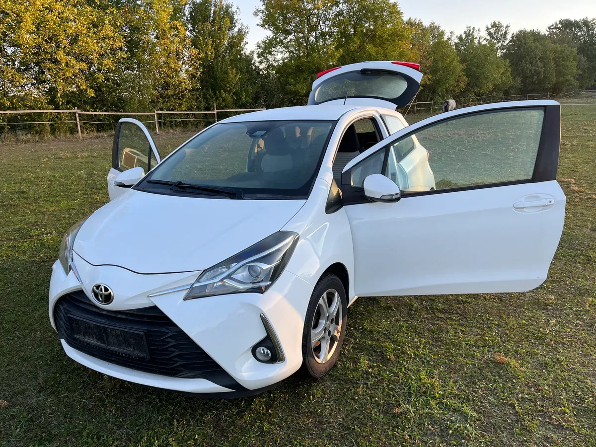 Toyota Yaris 2018 photo 2