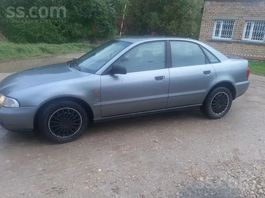 Audi A4 1997 photo 4