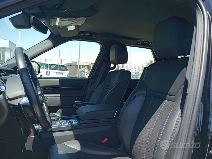 Land Rover Discovery 2019 photo 3