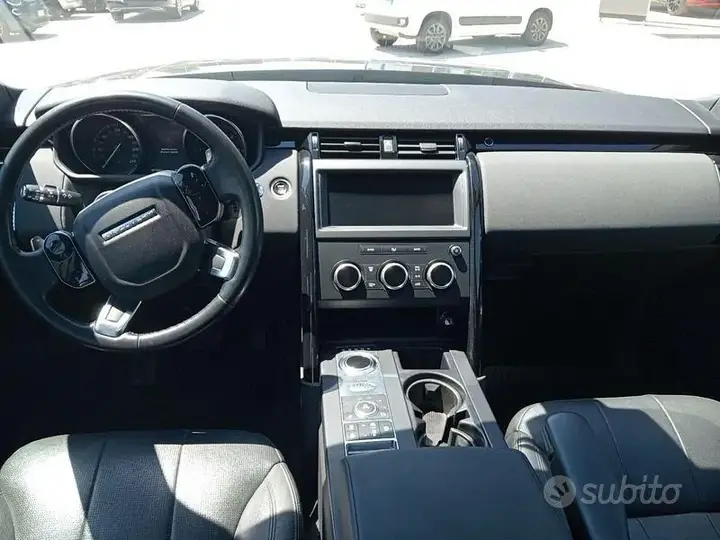 Land Rover Discovery 2019 photo 4