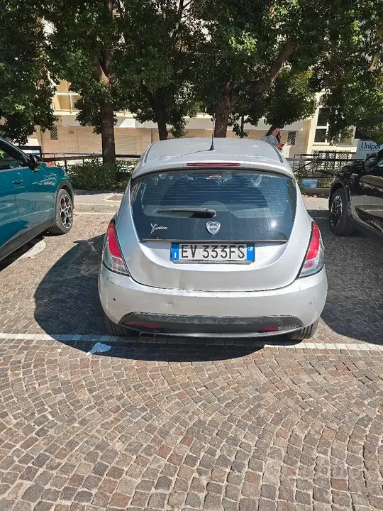 Lancia Ypsilon 2014 photo 2