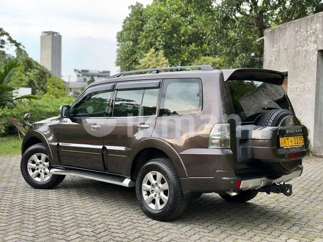 Mitsubishi Montero 2012 photo 5