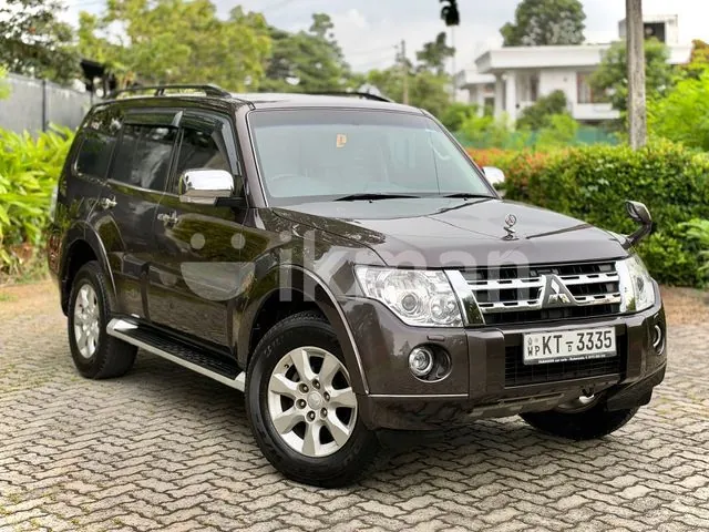 Mitsubishi Montero 2012 photo 2
