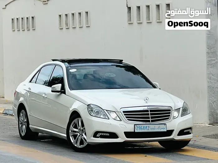 Mercedes-Benz E-Class 2011 photo 2