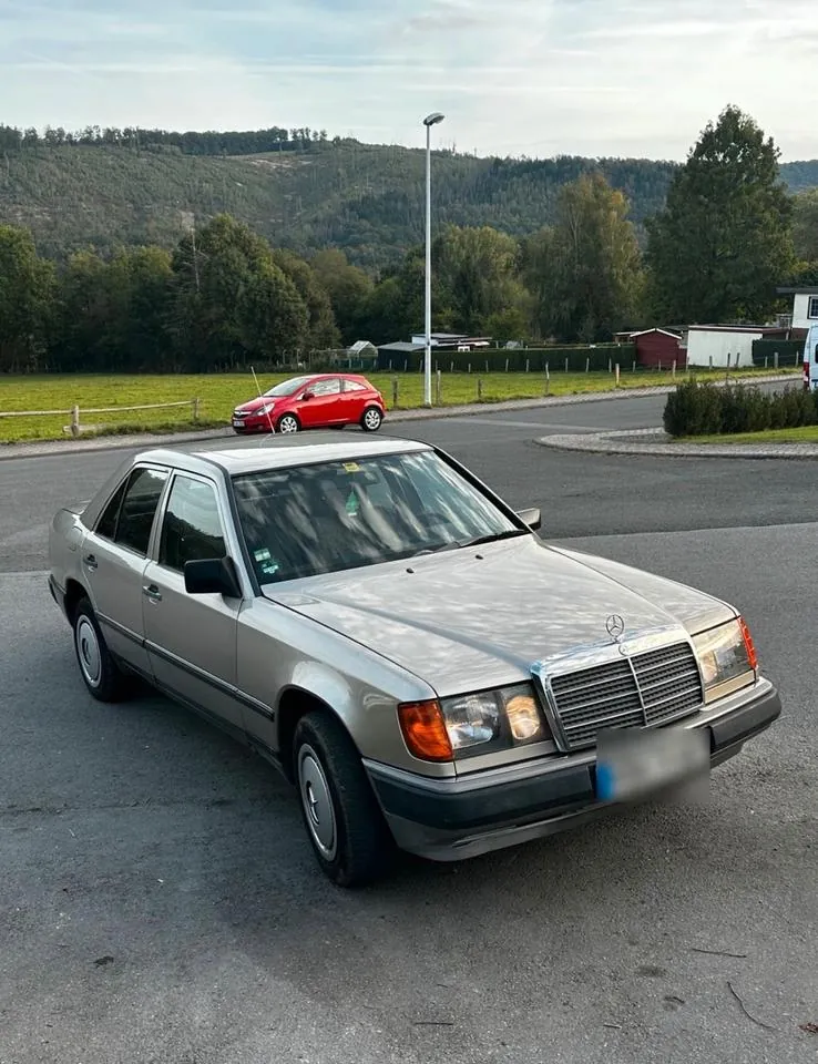 Mercedes-Benz W124