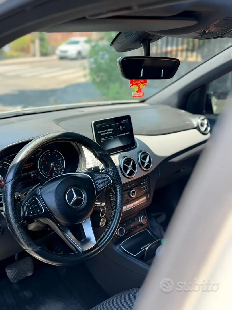 Mercedes-Benz B-Class 2015 photo 5
