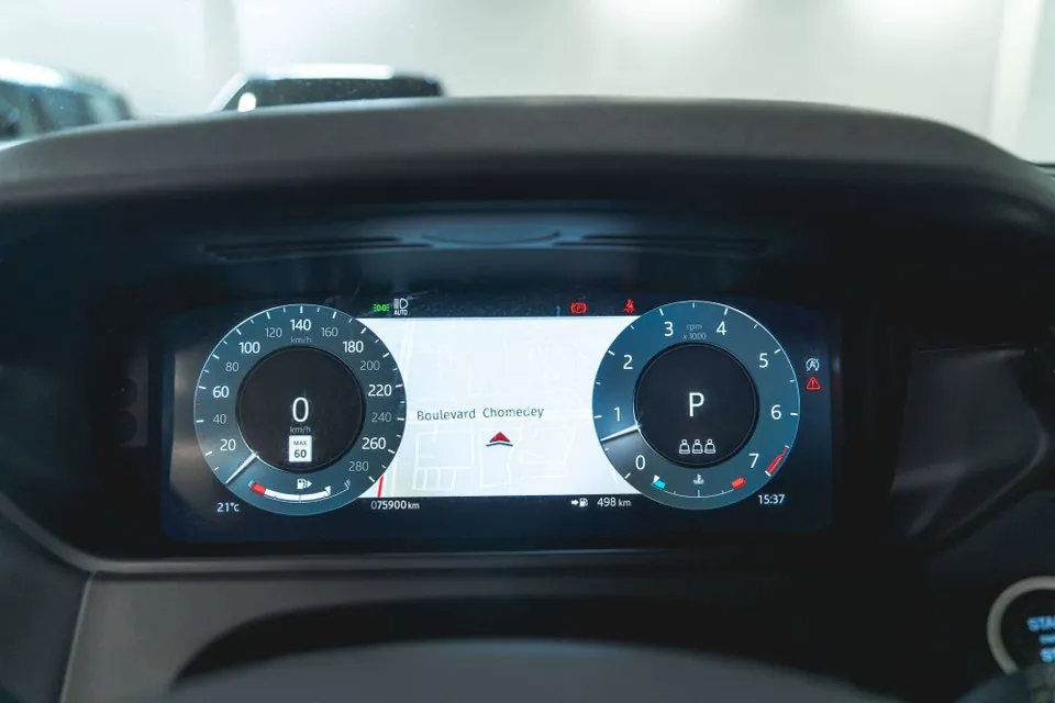 Land Rover Range Rover Velar 2024 photo 4