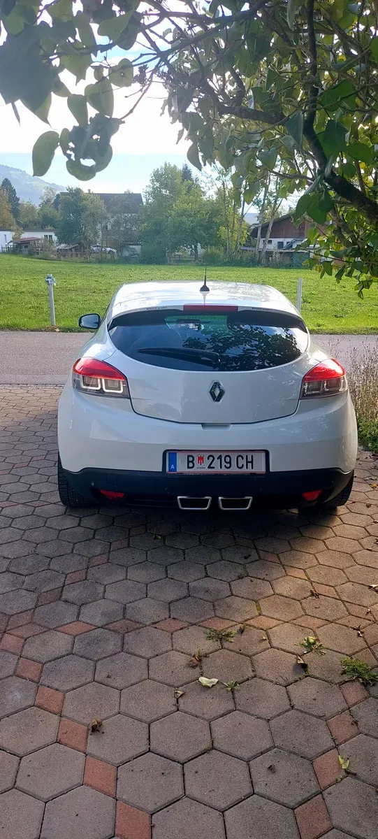 Renault Megane 2010 photo 2