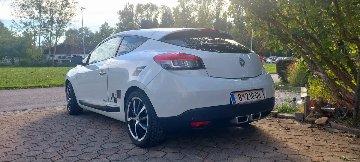 Renault Megane 2010 photo 3