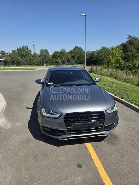 Audi A4 2012 photo 2