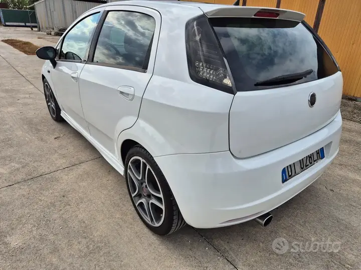 Fiat Grande Punto 2009 photo 5