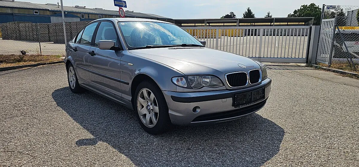 BMW 3 Series 2005 photo 2