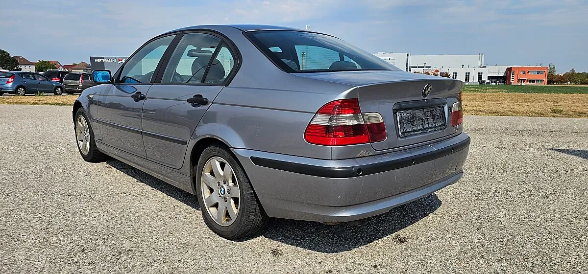 BMW 3 Series 2005 photo 3