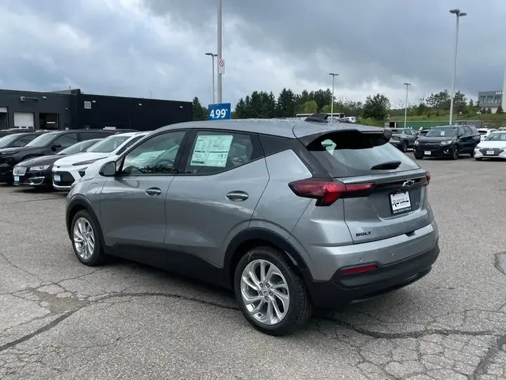Chevrolet Bolt 2027 photo 3