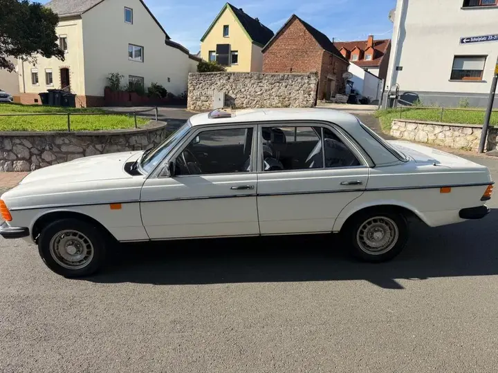 Mercedes-Benz 300D