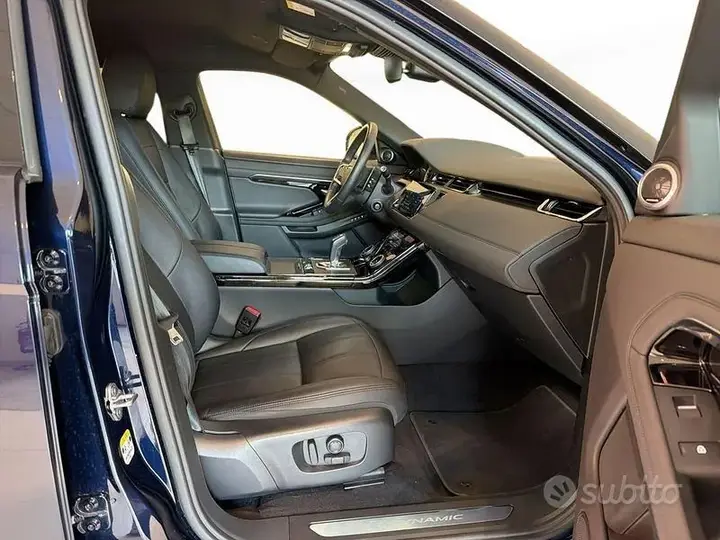 Land Rover Evoque 2023 photo 3
