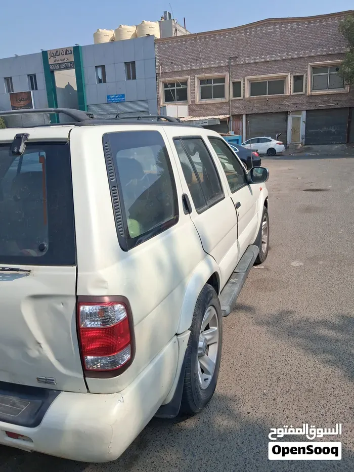 Nissan Pathfinder 2002 photo 2