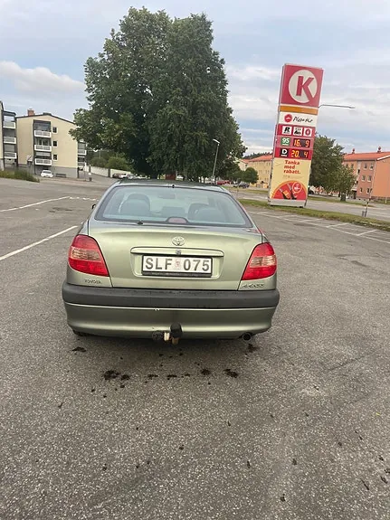 Toyota Avensis 2001 photo 4