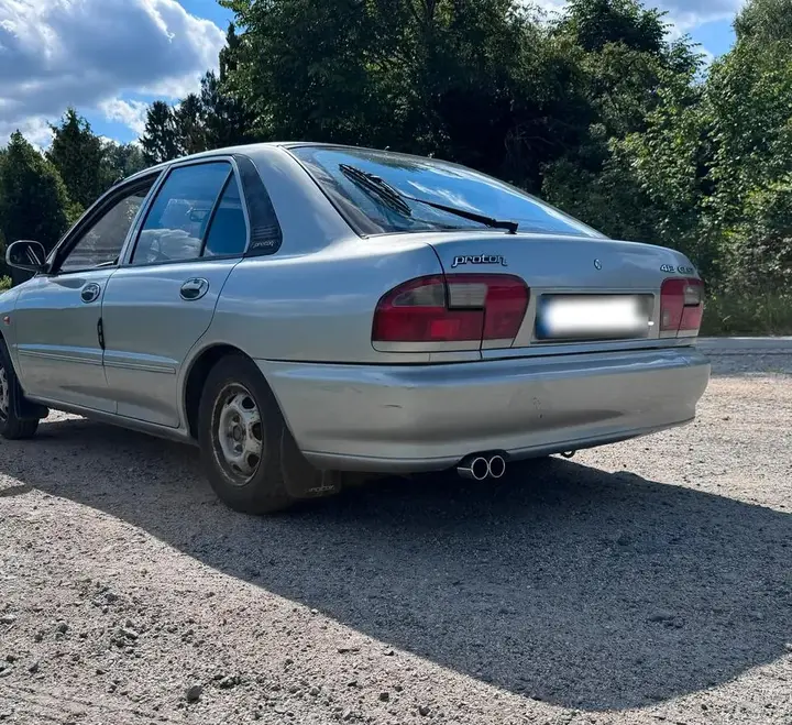Mitsubishi Lancer