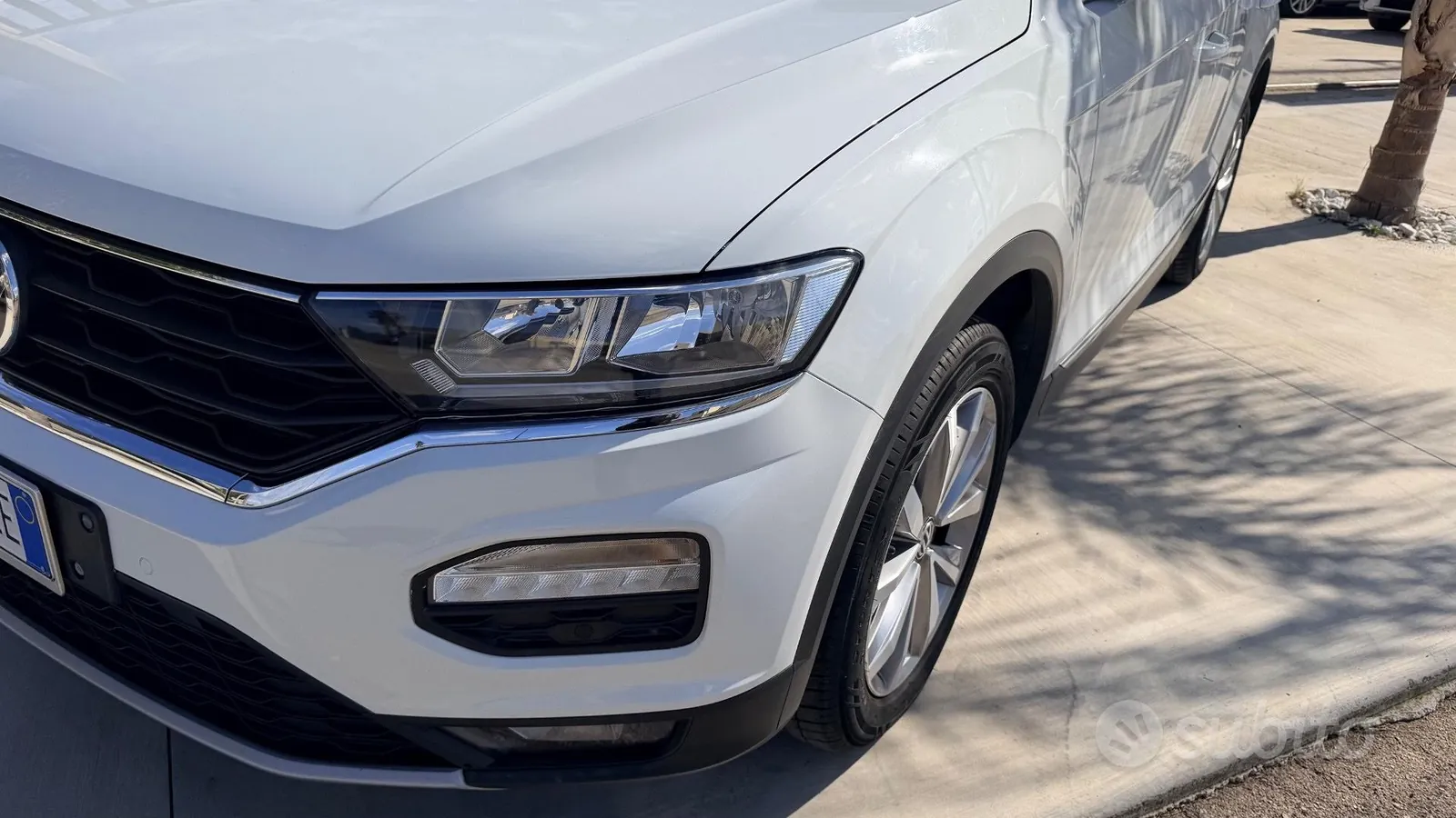 Volkswagen T-Roc 2019 photo 2